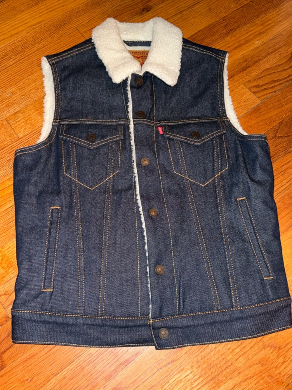 Levi's Men's Sherpa Type III Trucker Vest - New without tags